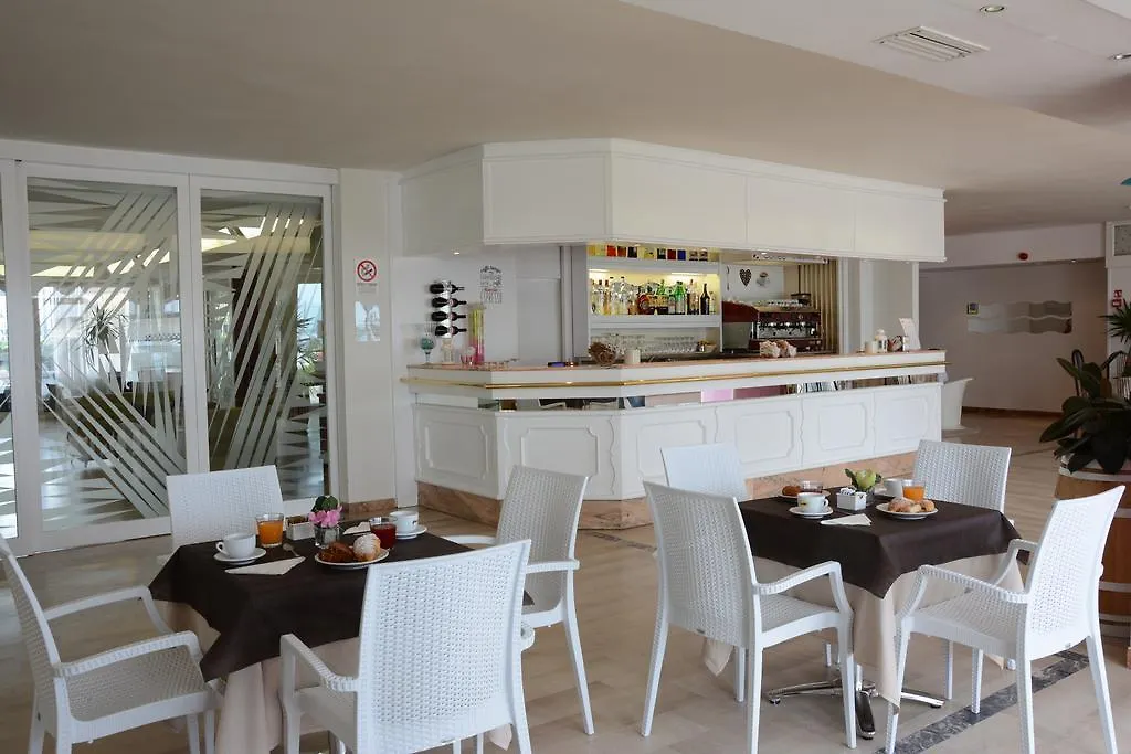Hotel Kent Riccione 3*,